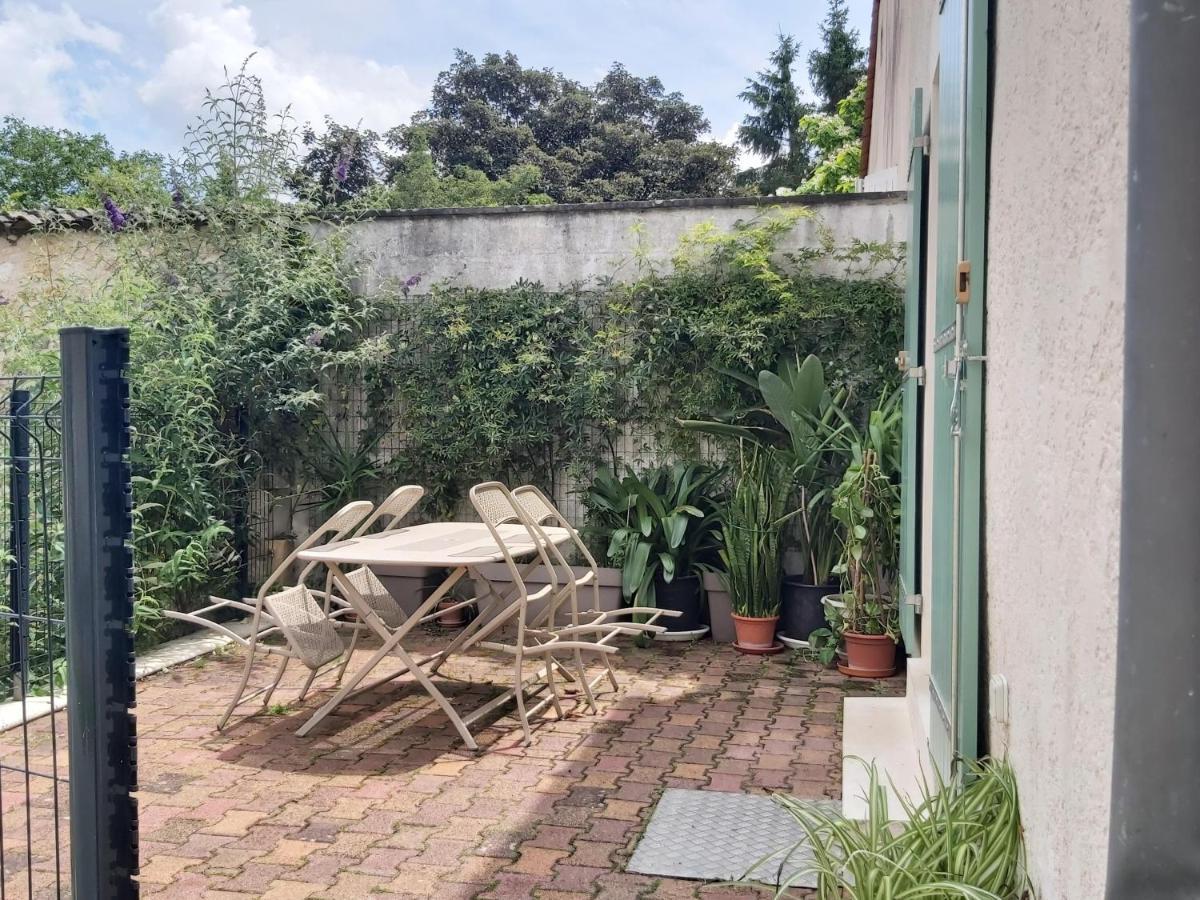 Jonzac-Gite-Lepuits Clion  Exterior foto